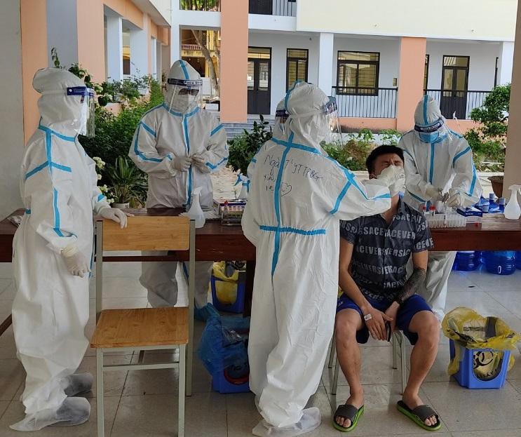 Phát hiện thêm ca dương tính với SARS-CoV-2 ở cộng đồng, Bắc Ninh phát thông báo khẩn